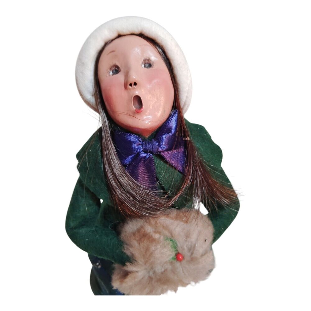 BYERS CHOICE CAROLER GIRL TRADITIONAL CHILD 9 INCHES TALL